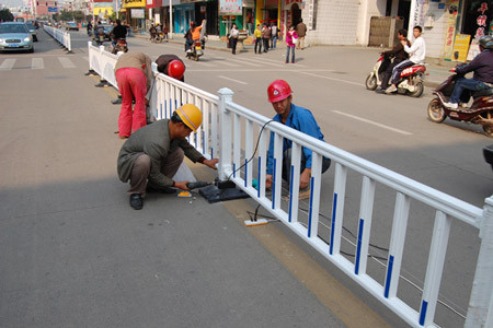 5-10月，栏杆安装工程的高峰期